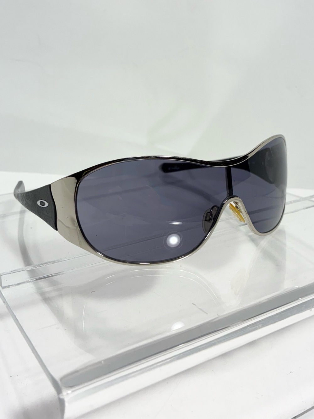Y2K VTG Oakley Breathless Silver Shield Black Scroll 130 Sunglasses